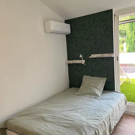 Maison Bord De 2 * Ιέρ