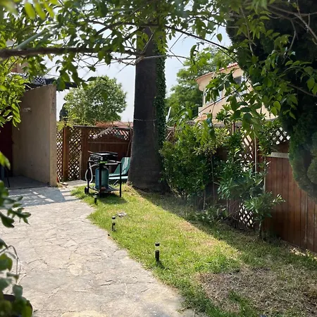 بيت للعطل Maison Bord De 2 *
