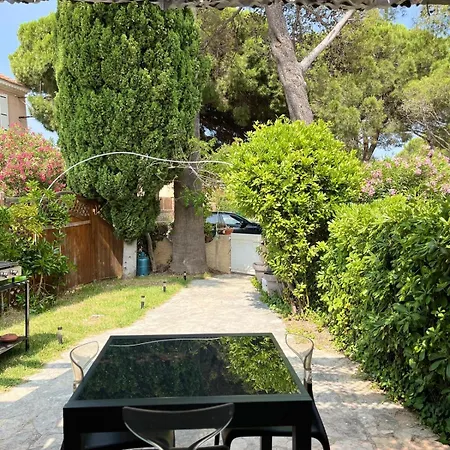 Maison Bord De 2 بيت للعطل *
