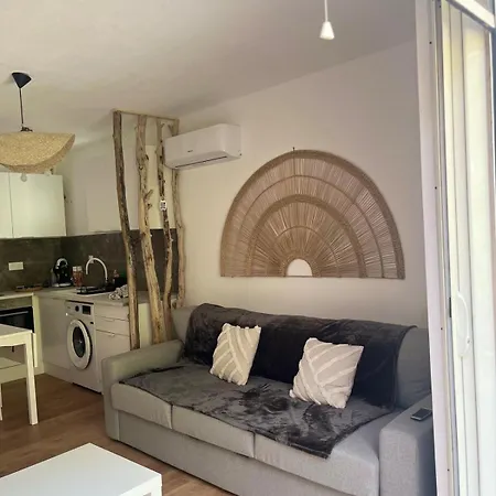 Maison Bord De 2 بيت للعطل *